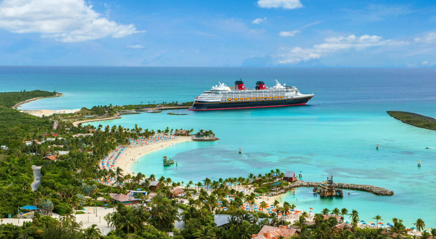 Castaway Cay vue aérienne — navire Disney accosté